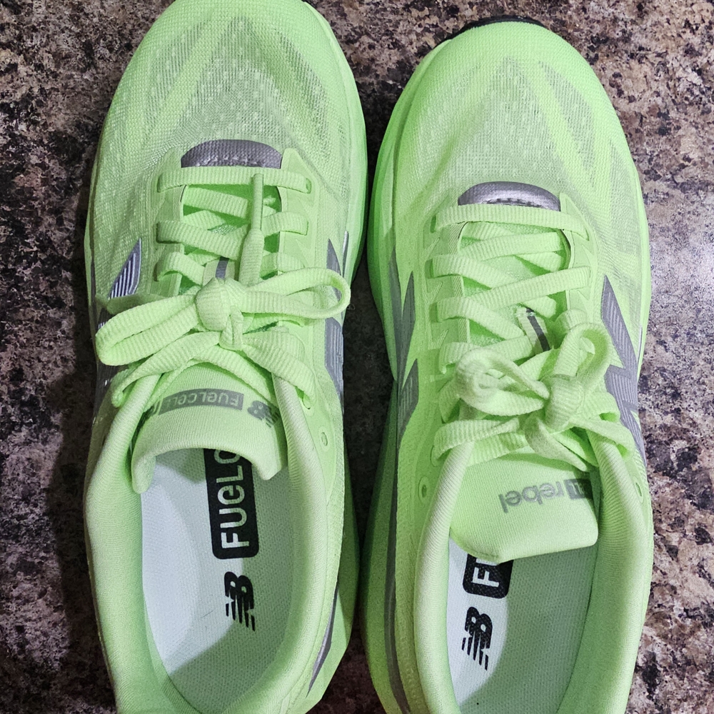 New Balance Women's Green Running Shoes - Picture 4 of 6